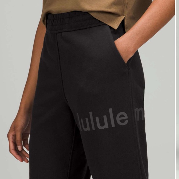 Lululemon Athletica Loungeful High-Rise Joggers - Picture 3 of 7
